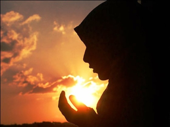 Muslim-woman-praying-REUTERS-640x480